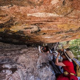 Injalak Arts Rock Art Tour. Photo: Richard L'Anson