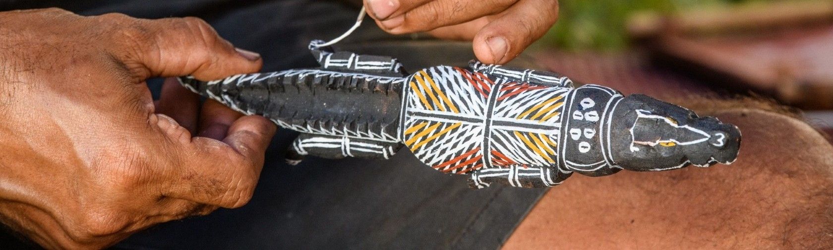 Bird carving painting