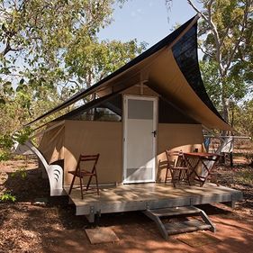 Hawk Dreaming Wilderness Lodge ensuite cabin. Photo: Flemming Bo Jensen